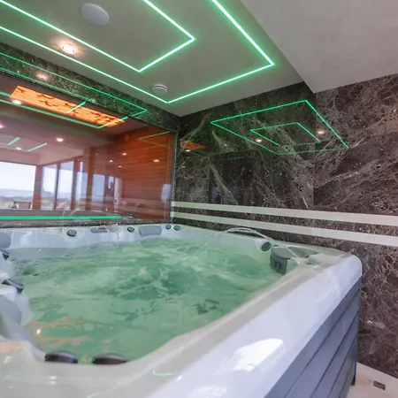 Amber Vip Hotel